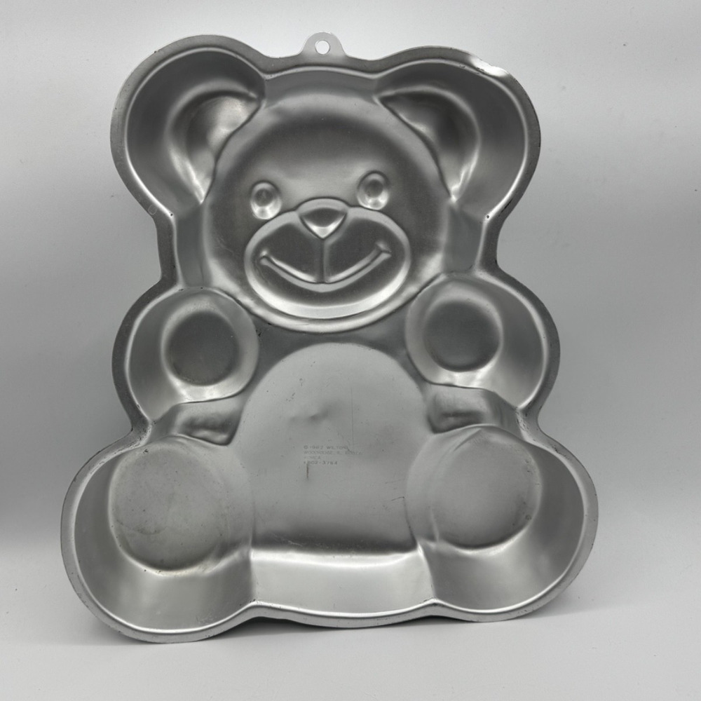 Vintage 1982 Wilton Teddy Bear Cake Pan 502-3754, Full size, Baking Cake Pre-own